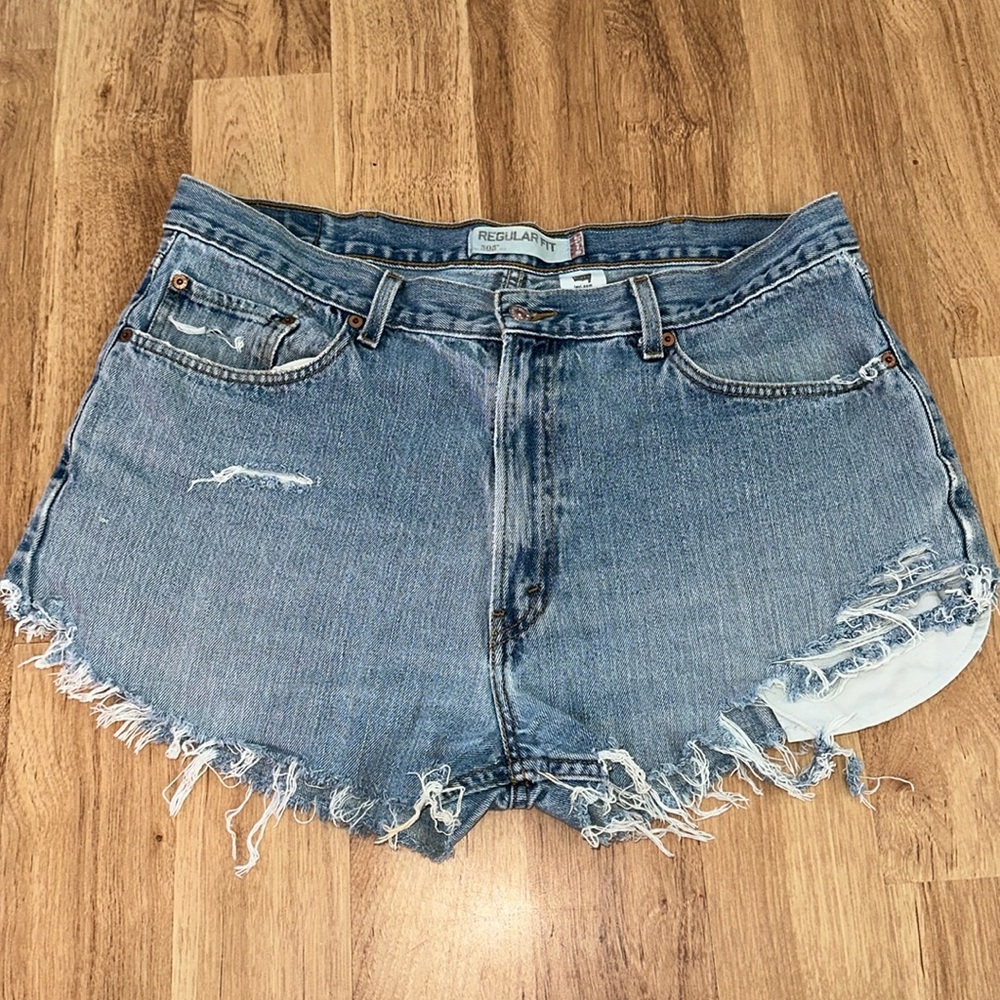 (SOLD ON ANOTHER PLATFORM) Levi’s 505 Distressed Denim Shorts